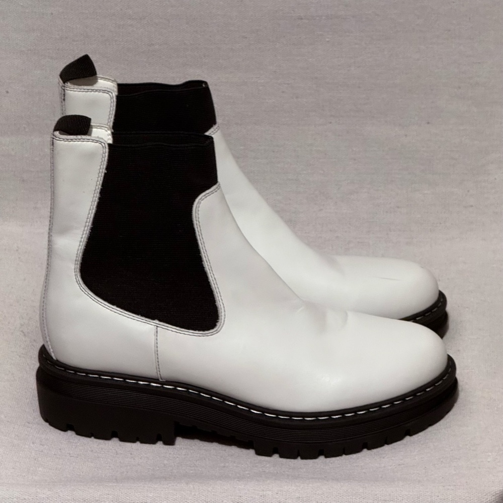 Marc Fisher LTD Bermuda Lug Sole Chelsea Boot - size 9.5 - Picture 6 of 10